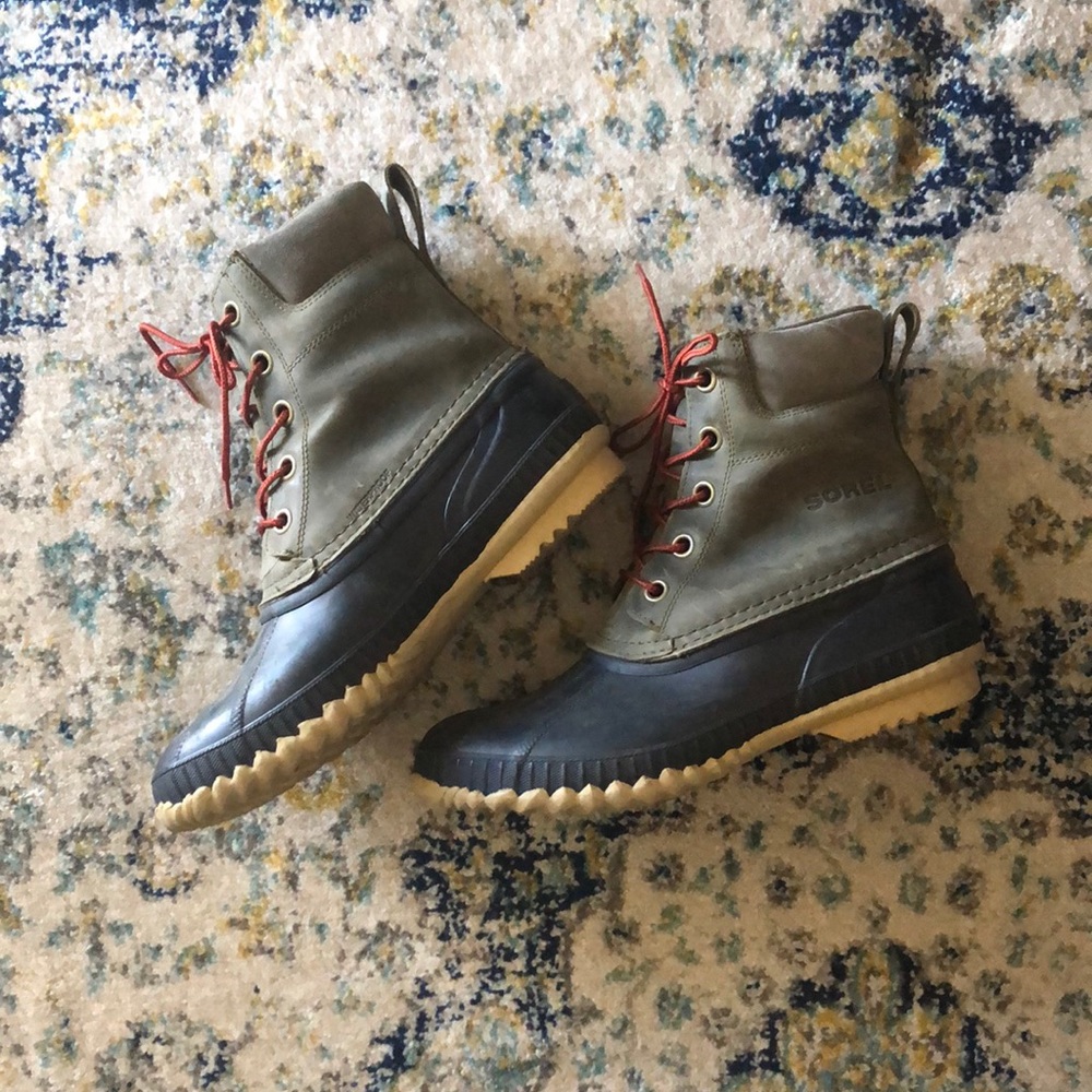 Barely worn men’s Sorel boots